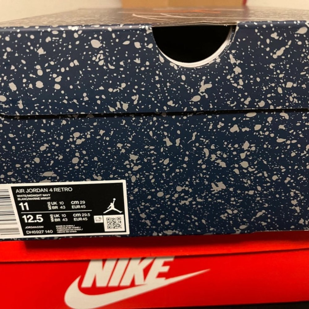 Jordan 4 Retro Midnight Navy - Picture 3 of 4